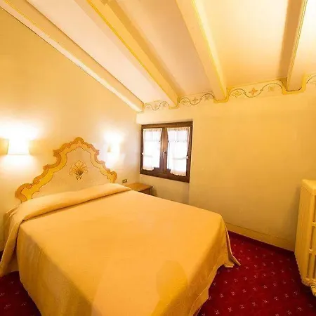 Posta Hotel 3*